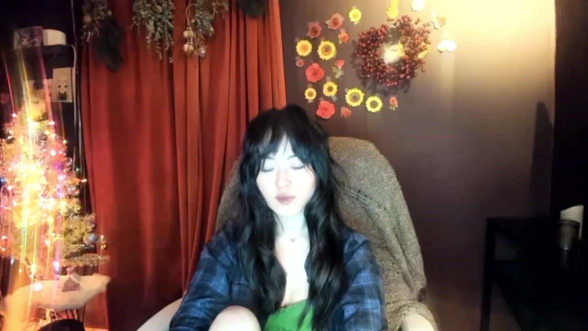 Gallery image thumbnail from Linnea_'s myfreecams stream on, 12/21/2022, 11:50 image 6 of 20