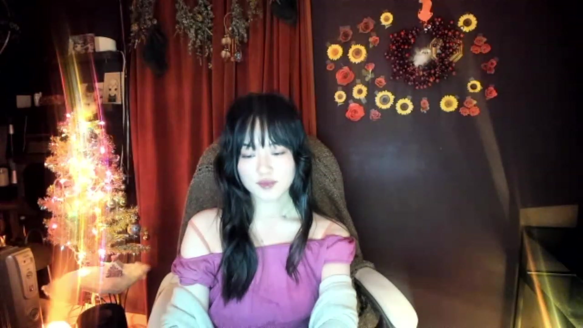 Gallery image thumbnail from Linnea_'s myfreecams stream on, 12/23/2022, 07:15 image 18 of 20