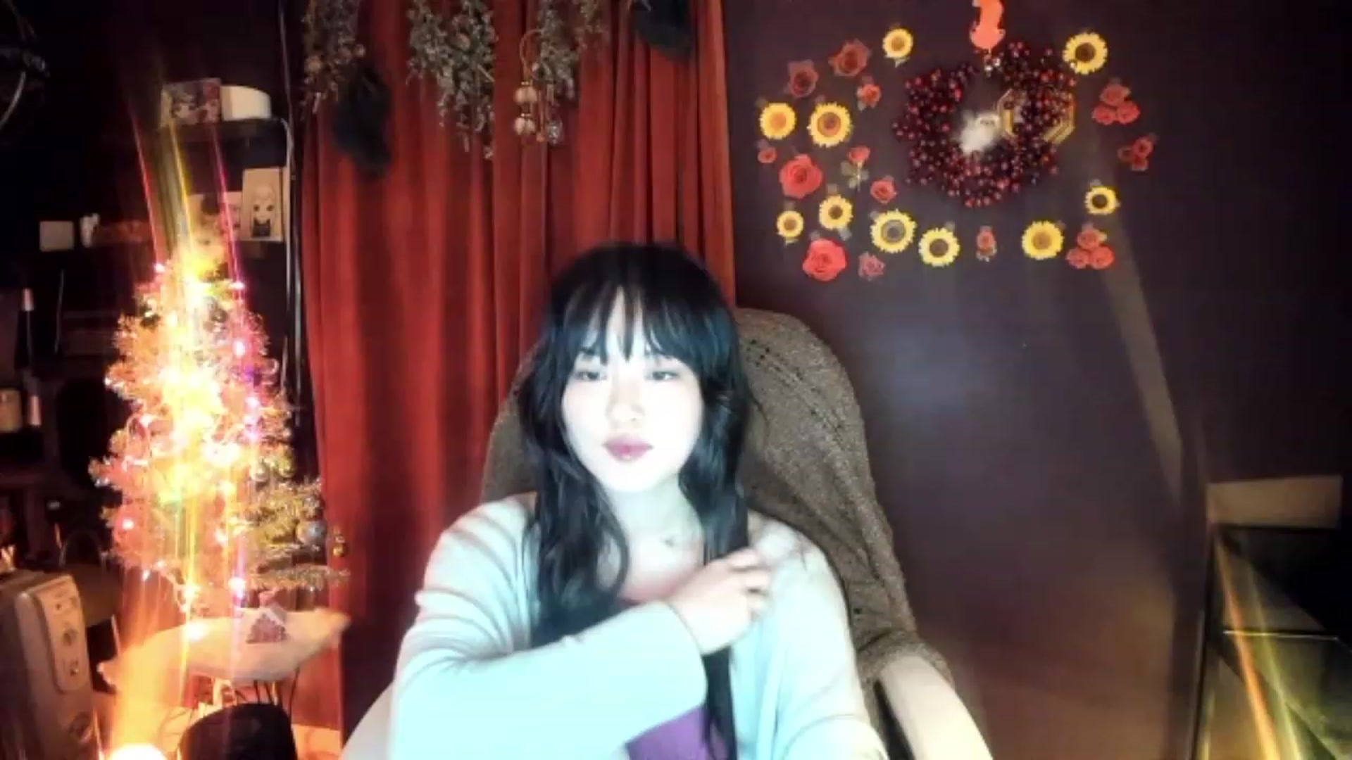 Gallery image thumbnail from Linnea_'s myfreecams stream on, 12/23/2022, 07:15 image 11 of 20