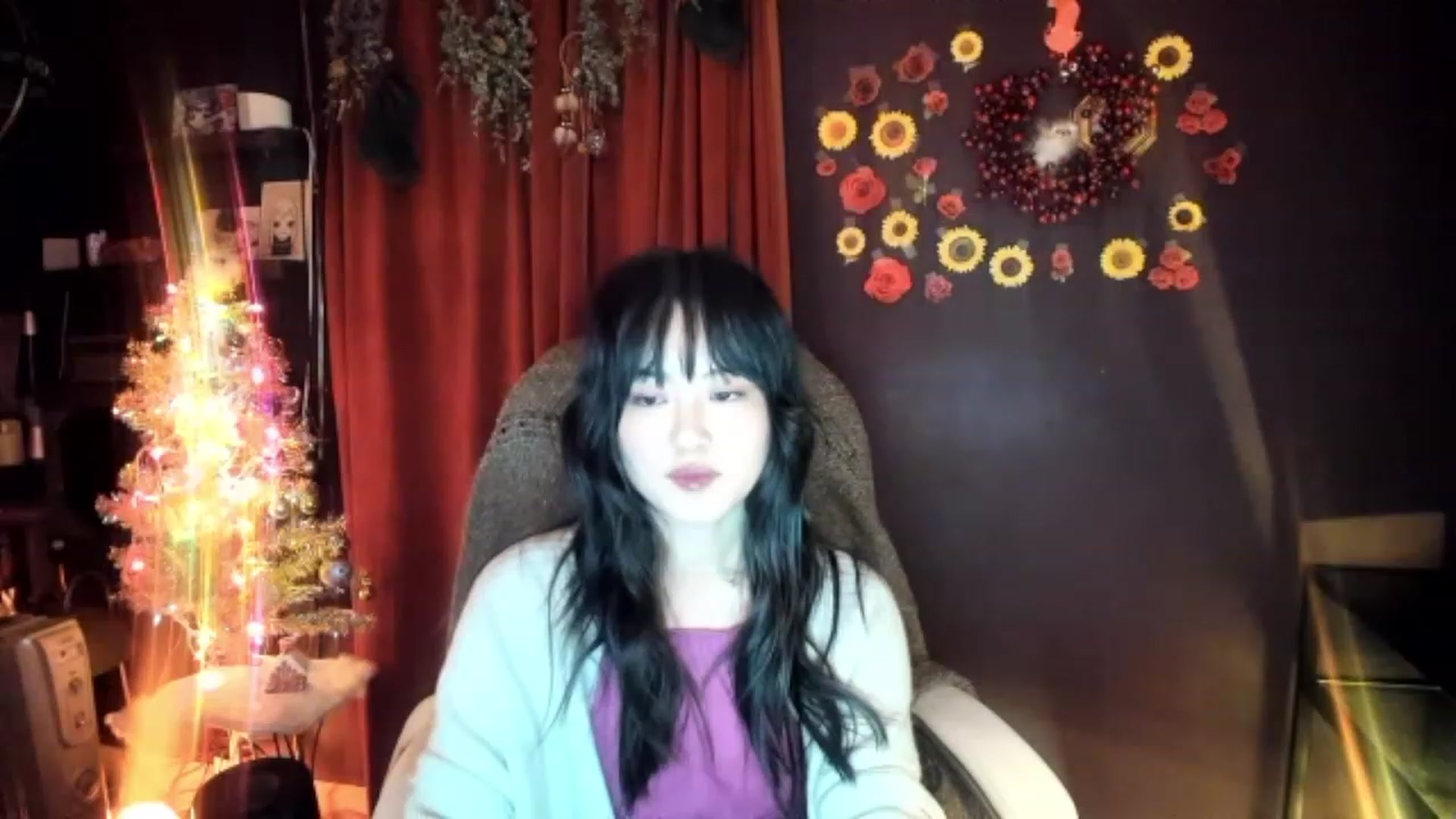 Gallery image thumbnail from Linnea_'s myfreecams stream on, 12/23/2022, 07:15 image 9 of 20