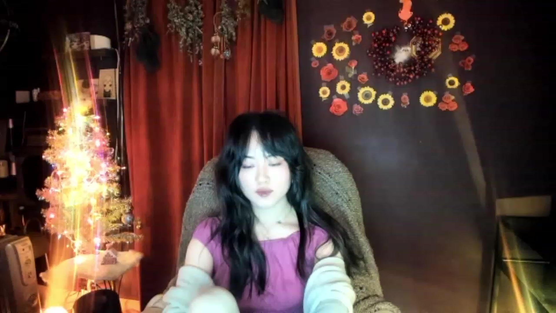 Gallery image thumbnail from Linnea_'s myfreecams stream on, 12/23/2022, 07:58 image 1 of 20