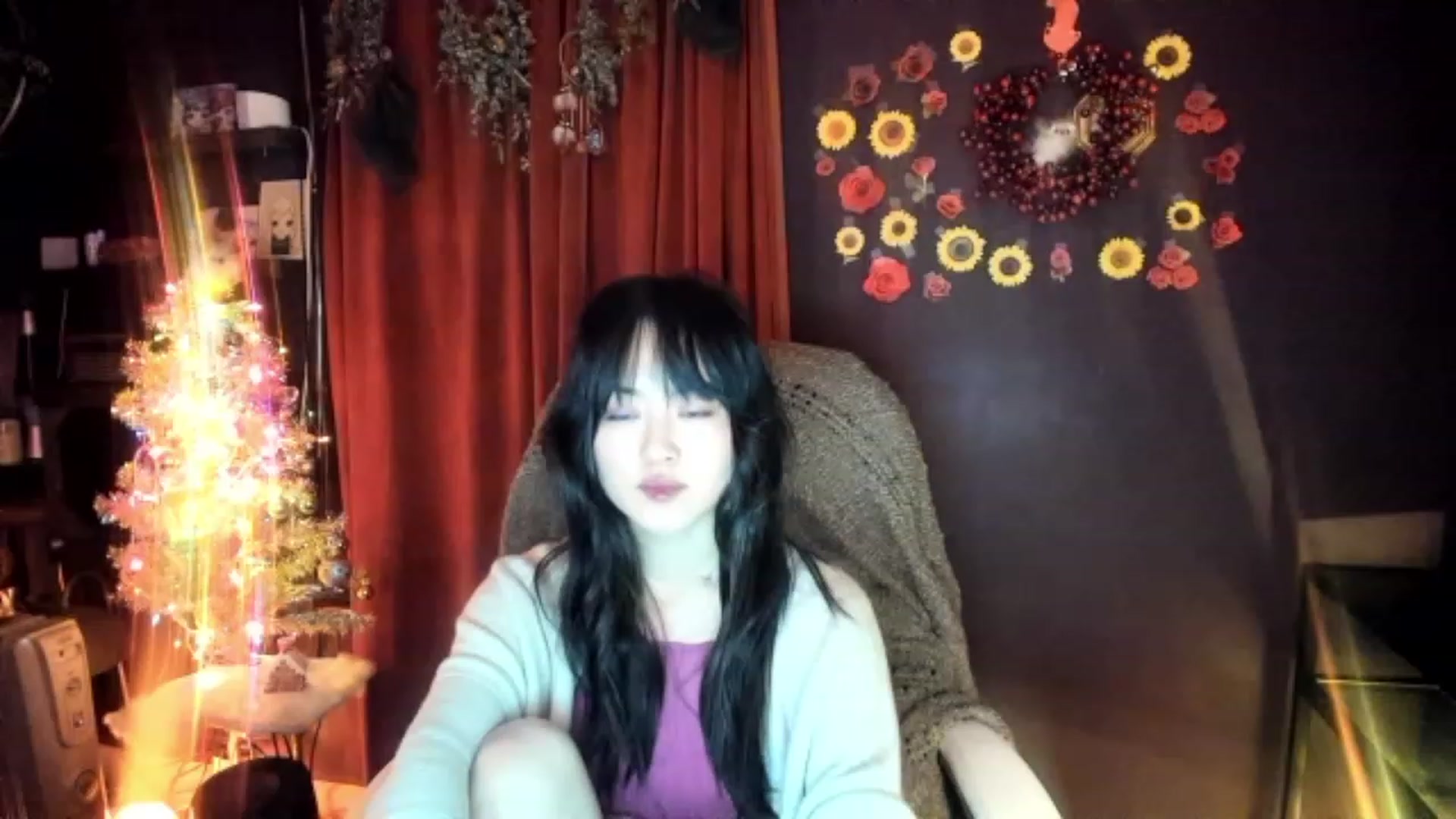 Gallery image thumbnail from Linnea_'s myfreecams stream on, 12/23/2022, 07:58 image 15 of 20