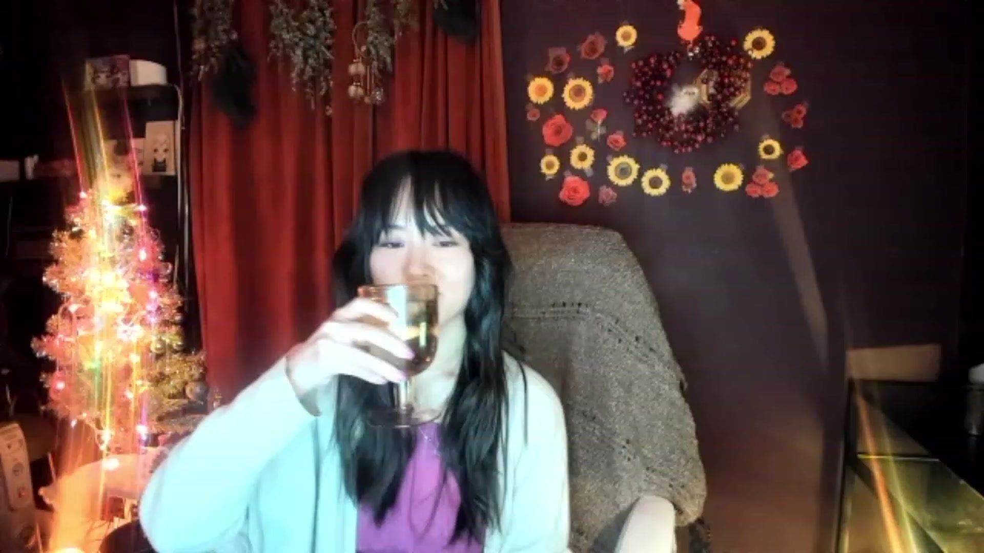 Gallery image thumbnail from Linnea_'s myfreecams stream on, 12/23/2022, 12:37 image 5 of 20