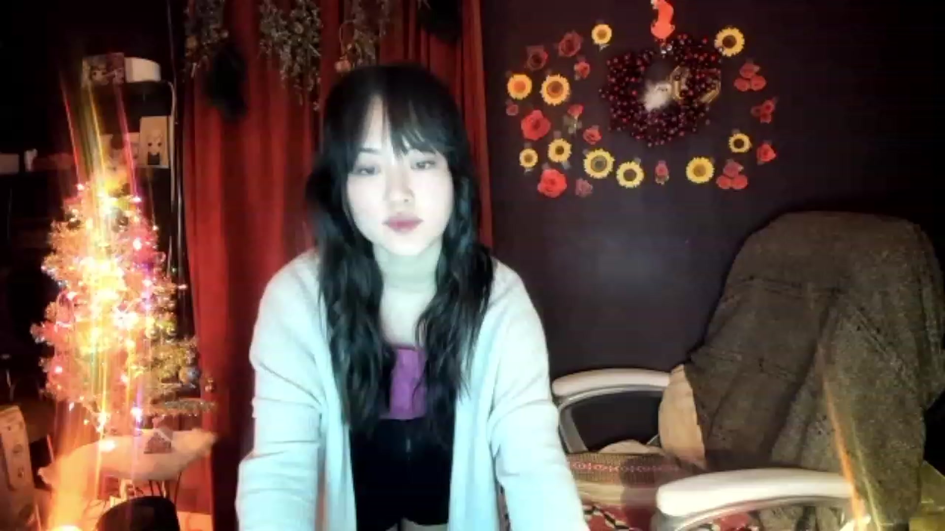 Gallery image thumbnail from Linnea_'s myfreecams stream on, 12/23/2022, 12:37 image 11 of 20