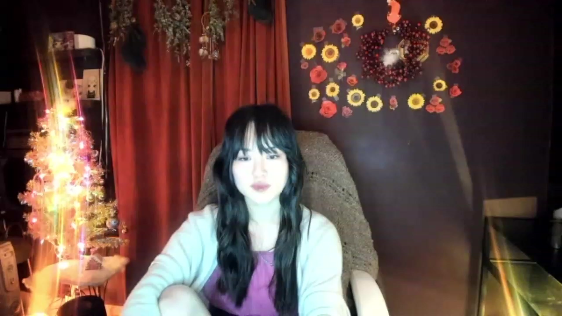 Gallery image thumbnail from Linnea_'s myfreecams stream on, 12/23/2022, 12:37 image 6 of 20