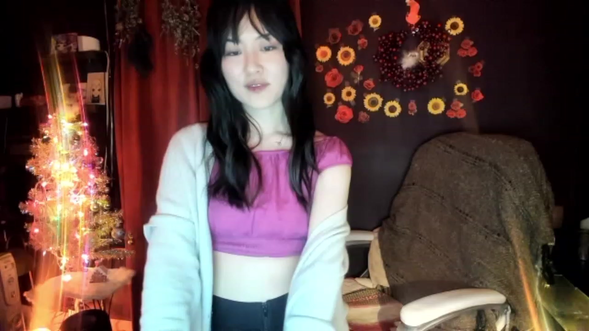Gallery image thumbnail from Linnea_'s myfreecams stream on, 12/23/2022, 13:21 image 11 of 20