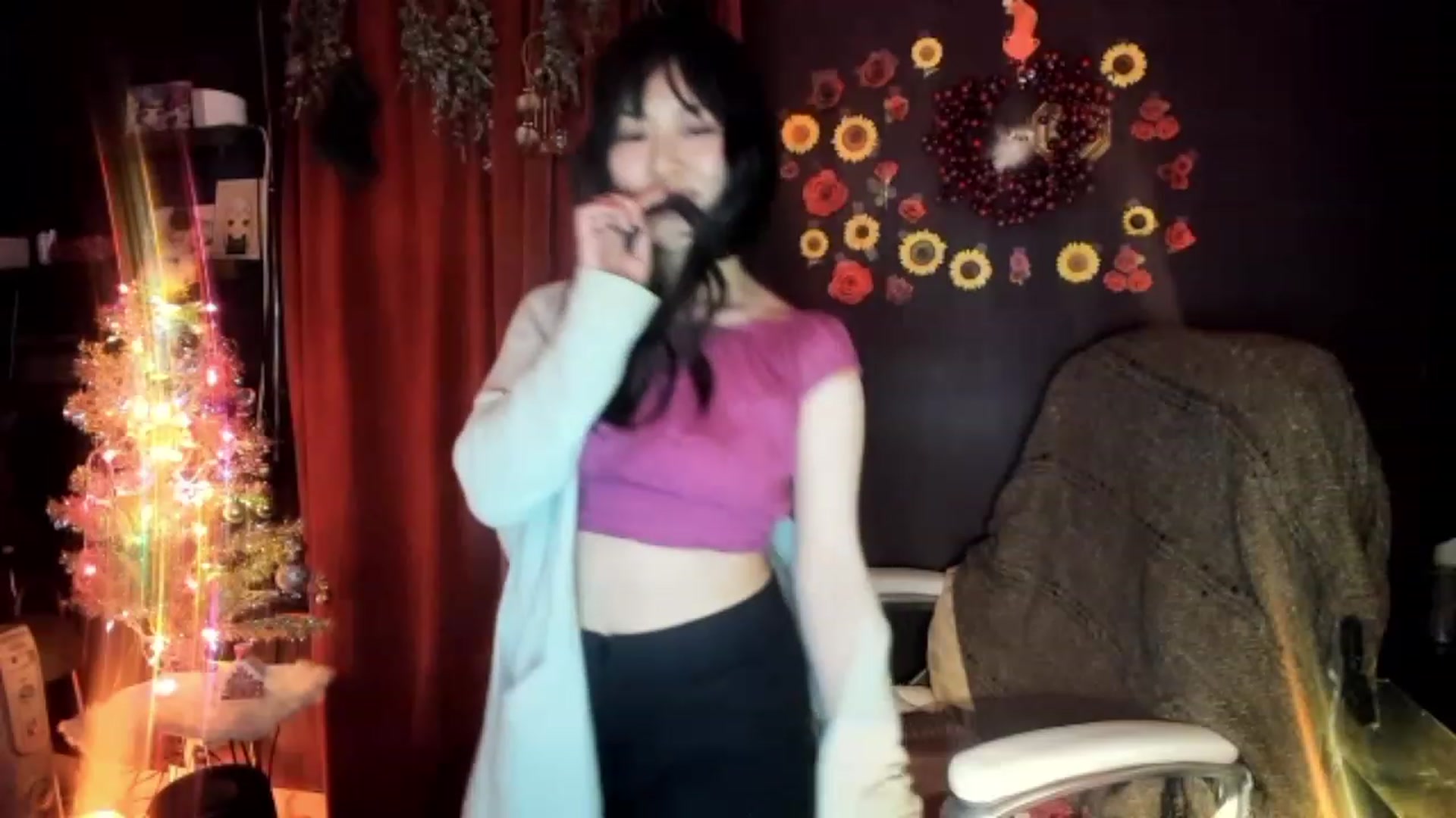 Gallery image thumbnail from Linnea_'s myfreecams stream on, 12/23/2022, 13:21 image 12 of 20