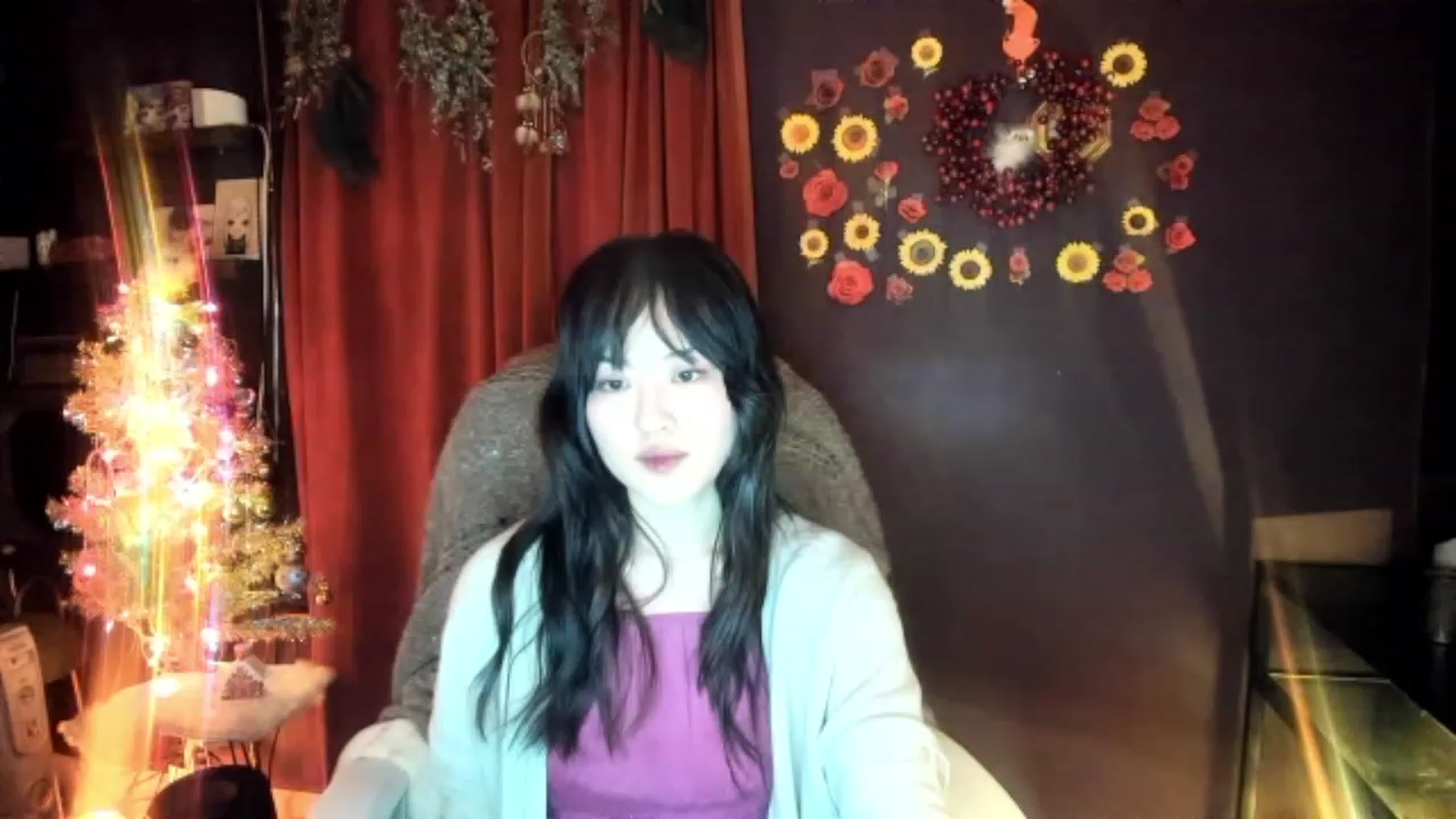 Gallery image thumbnail from Linnea_'s myfreecams stream on, 12/23/2022, 13:21 image 9 of 20