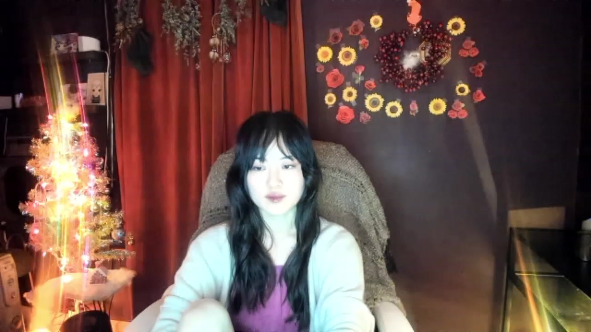 Gallery image thumbnail from Linnea_'s myfreecams stream on, 12/23/2022, 13:21 image 6 of 20