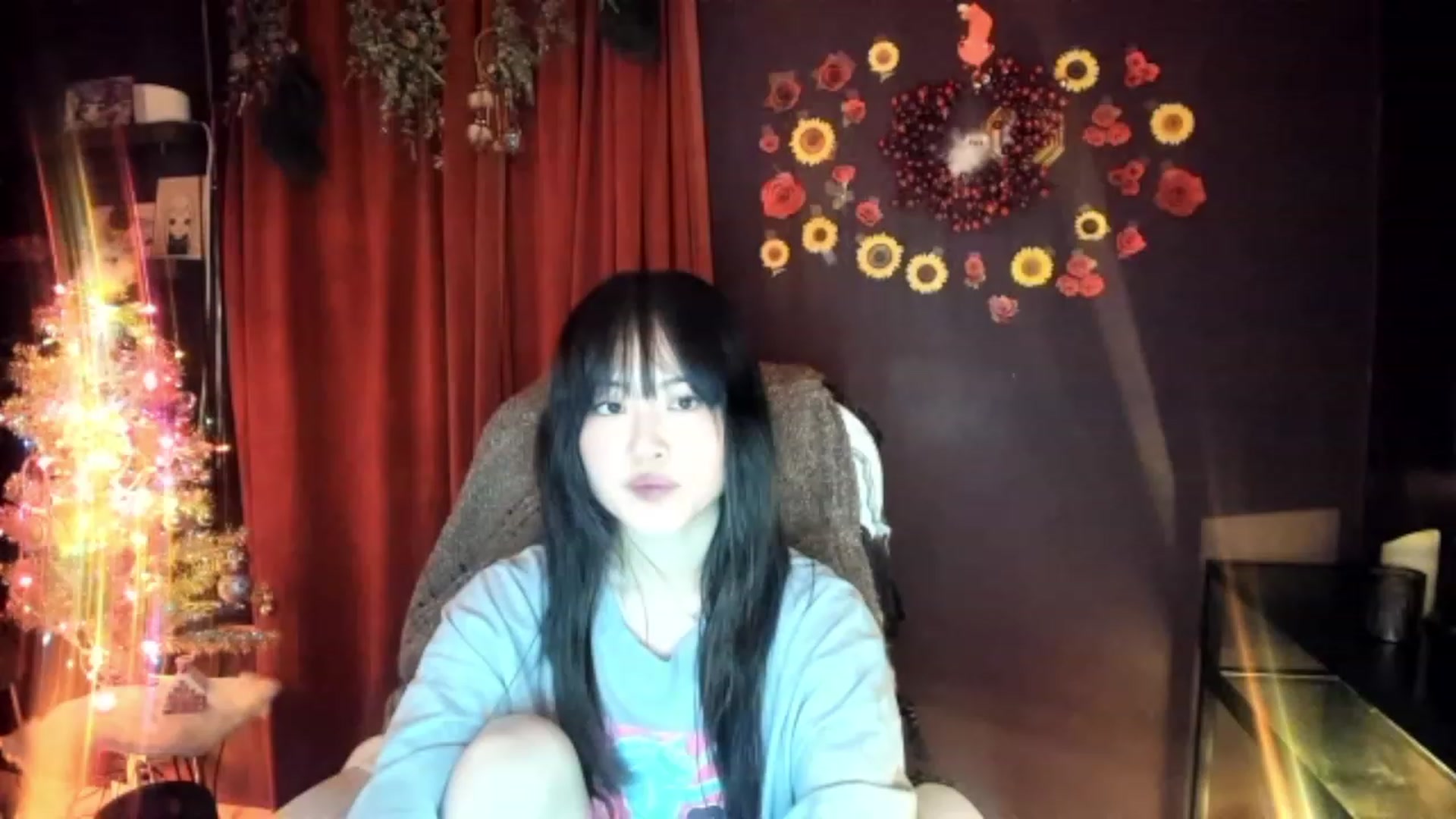 Gallery image thumbnail from Linnea_'s myfreecams stream on, 12/25/2022, 07:14 image 18 of 20