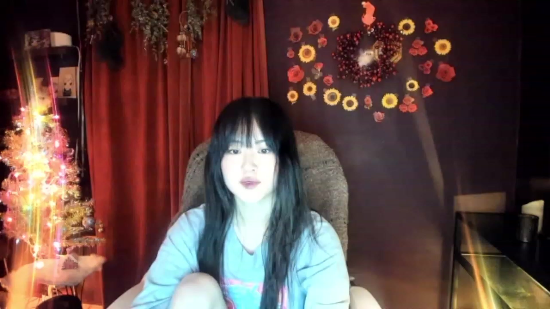 Gallery image thumbnail from Linnea_'s myfreecams stream on, 12/25/2022, 07:14 image 14 of 20
