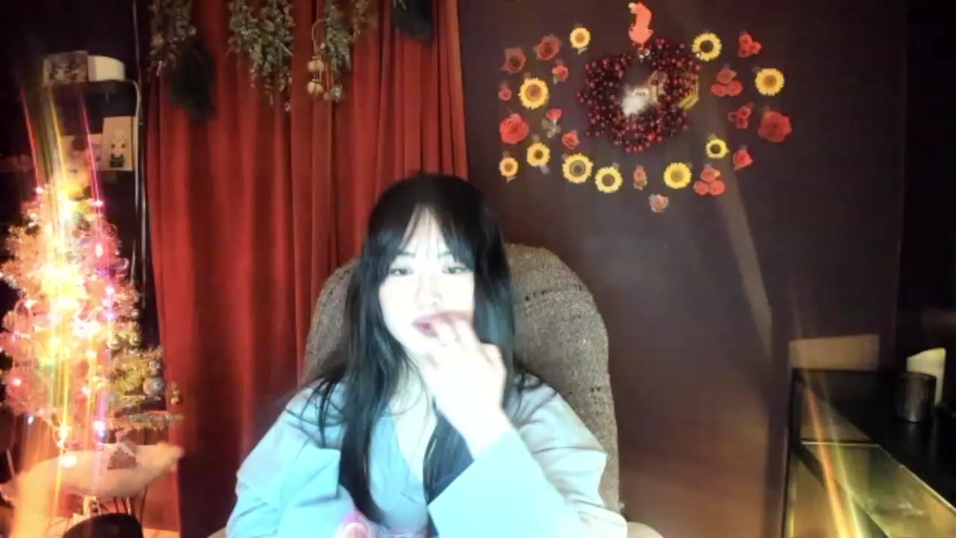 Gallery image thumbnail from Linnea_'s myfreecams stream on, 12/25/2022, 07:14 image 3 of 20