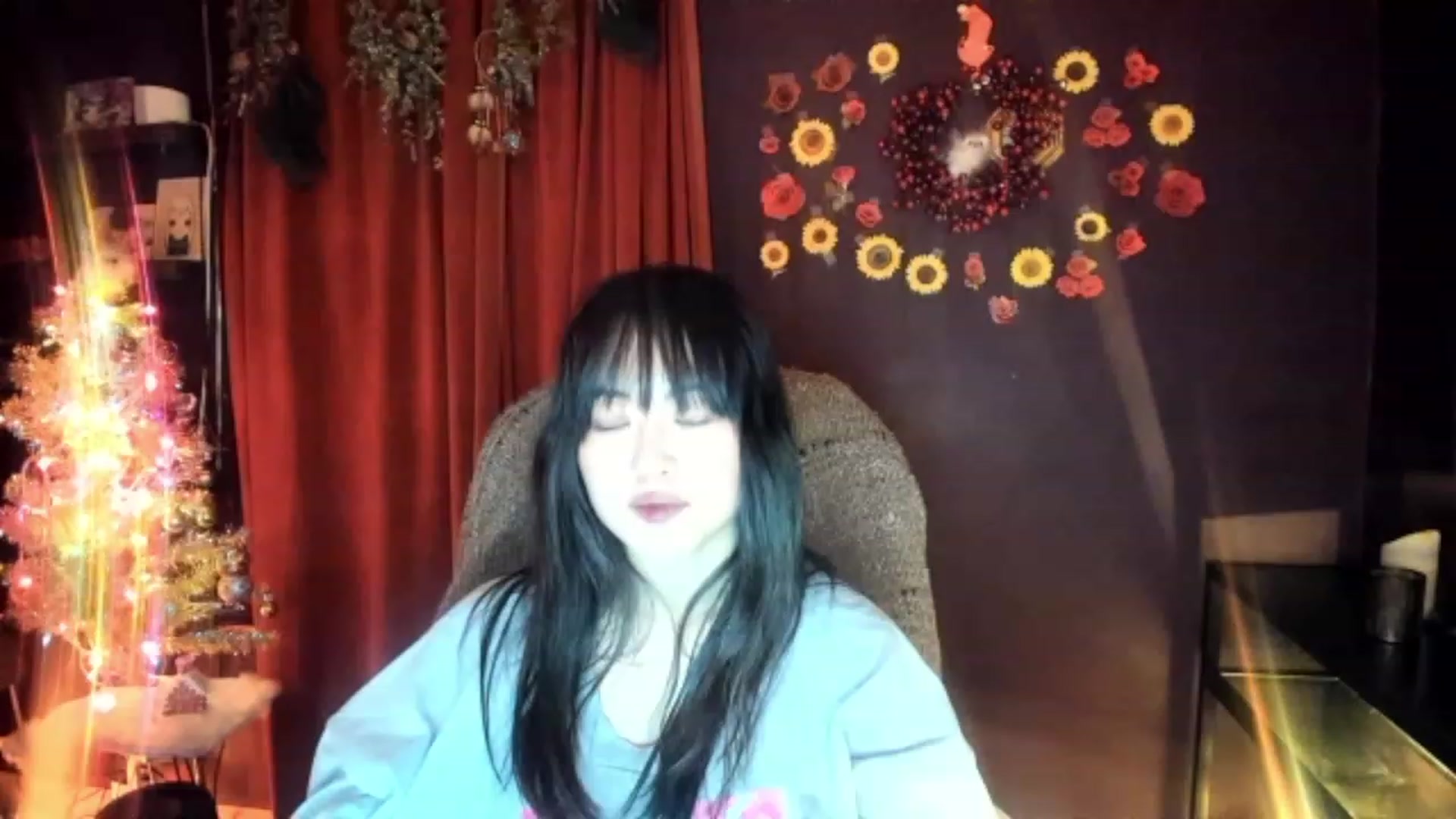 Gallery image thumbnail from Linnea_'s myfreecams stream on, 12/25/2022, 07:14 image 4 of 20