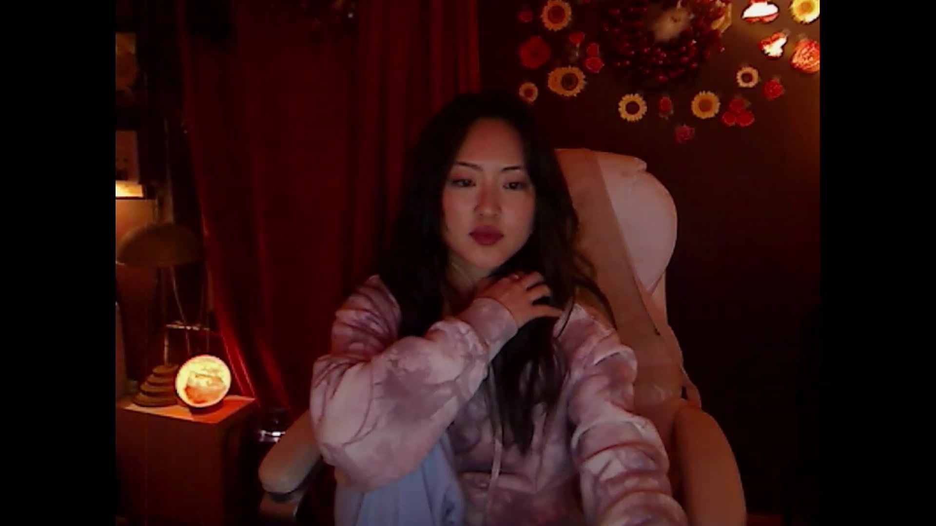 Gallery image thumbnail from Linnea_'s myfreecams stream on, 02/19/2023, 10:05 image 1 of 20