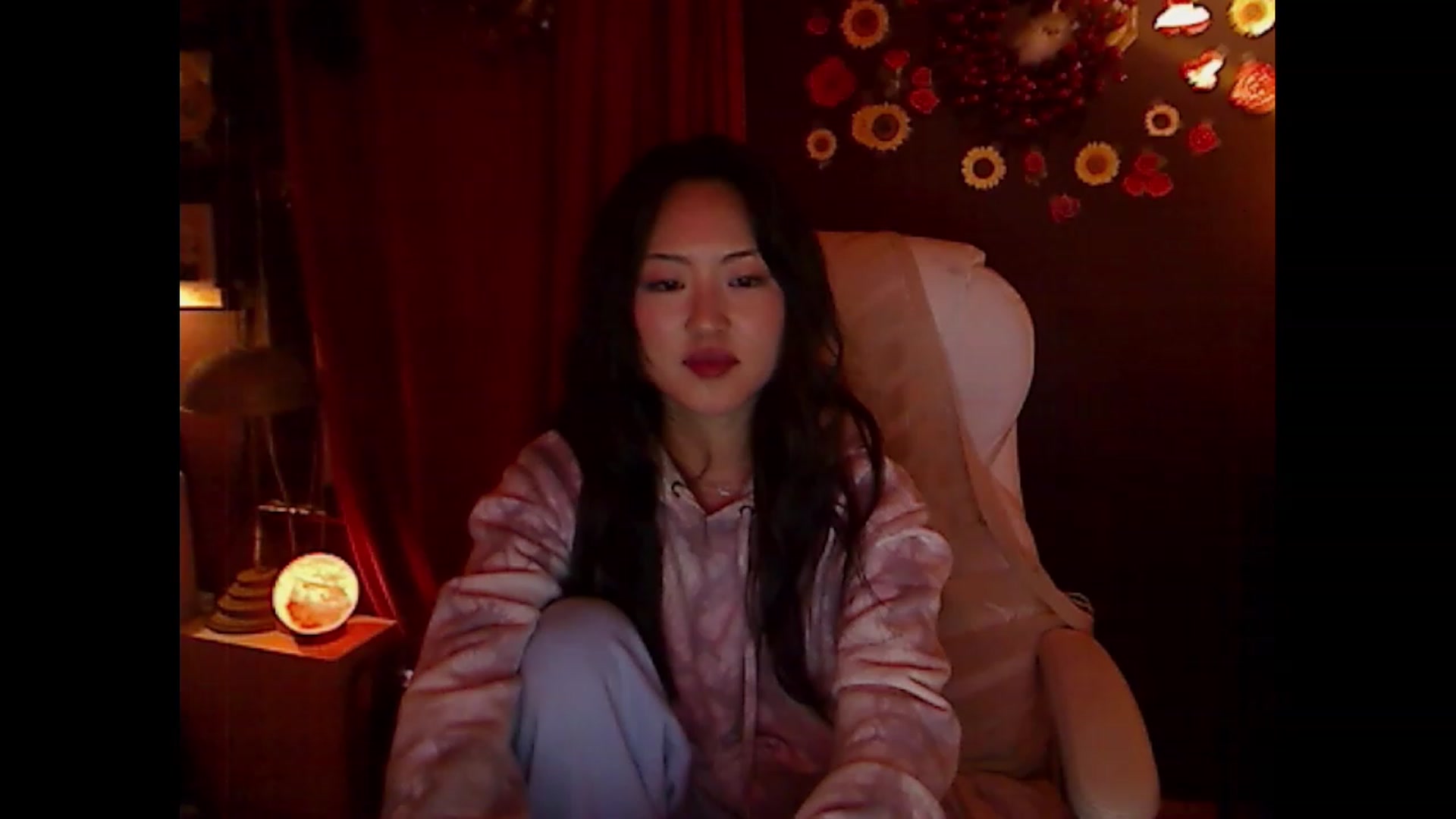 Gallery image thumbnail from Linnea_'s myfreecams stream on, 02/19/2023, 10:05 image 3 of 20