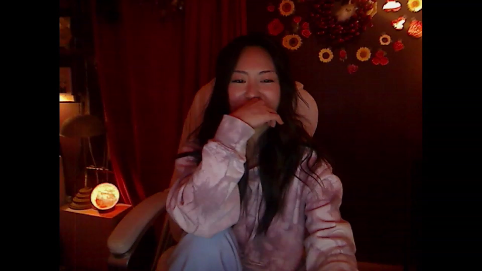 Gallery image thumbnail from Linnea_'s myfreecams stream on, 02/19/2023, 10:05 image 10 of 20