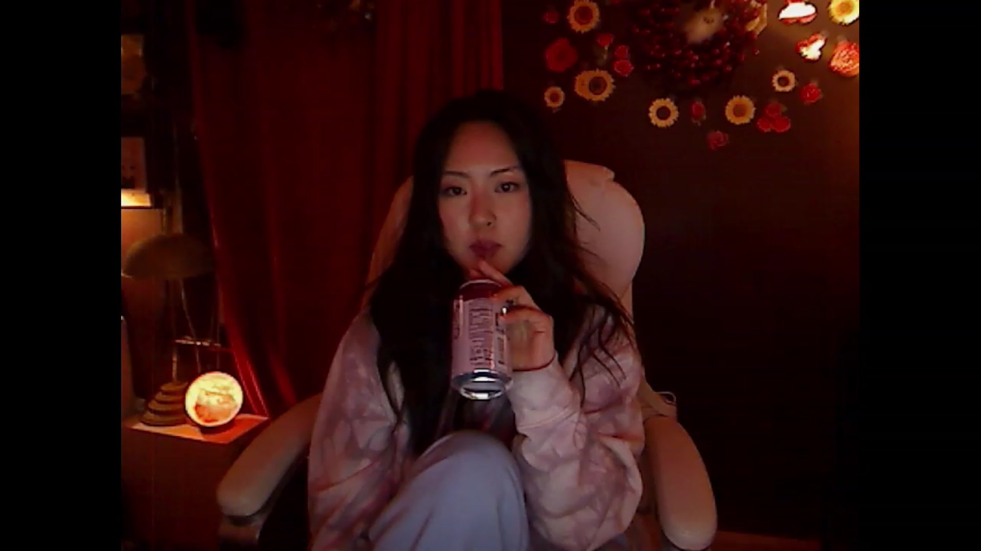 Gallery image thumbnail from Linnea_'s myfreecams stream on, 02/19/2023, 10:05 image 11 of 20