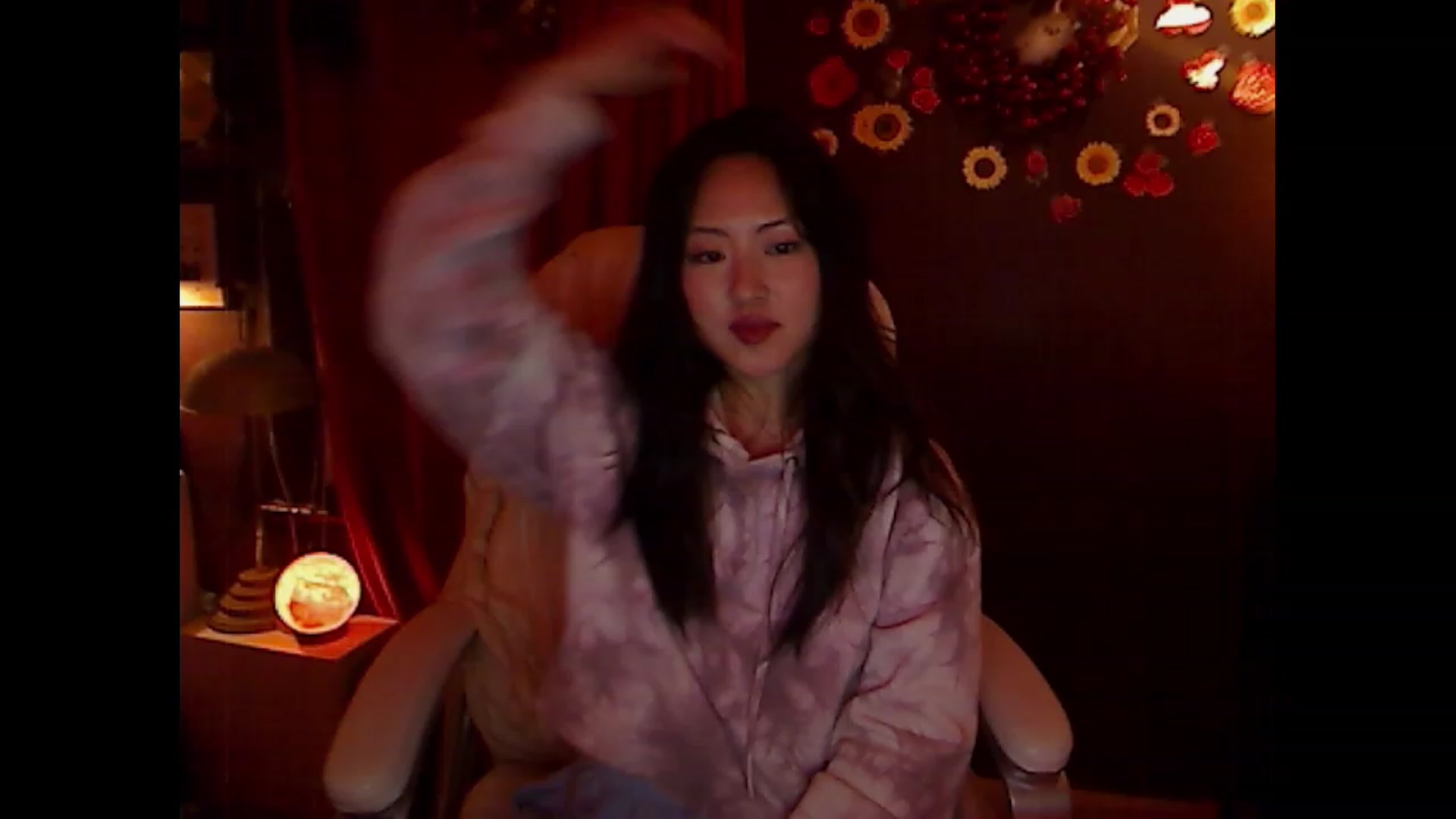 Gallery image thumbnail from Linnea_'s myfreecams stream on, 02/19/2023, 10:05 image 7 of 20