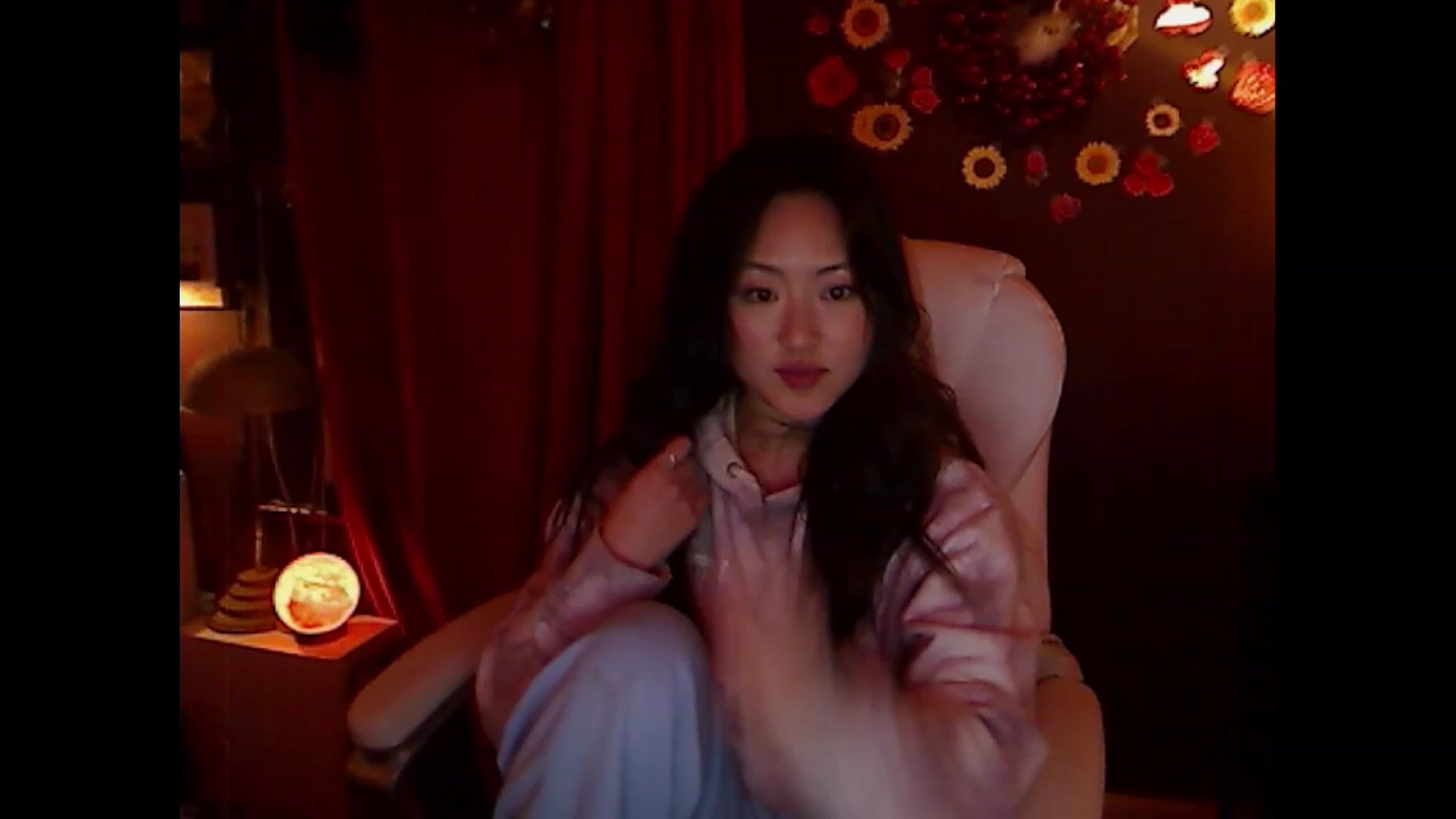 Gallery image thumbnail from Linnea_'s myfreecams stream on, 02/19/2023, 11:30 image 8 of 20