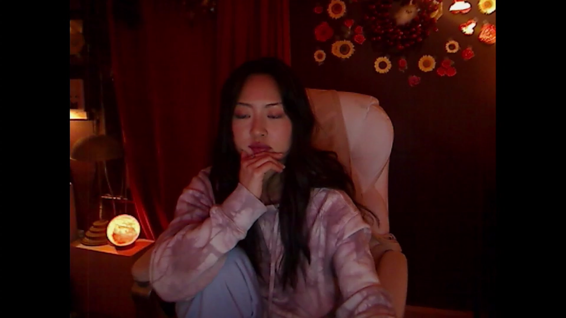 Gallery image thumbnail from Linnea_'s myfreecams stream on, 02/19/2023, 11:30 image 3 of 20