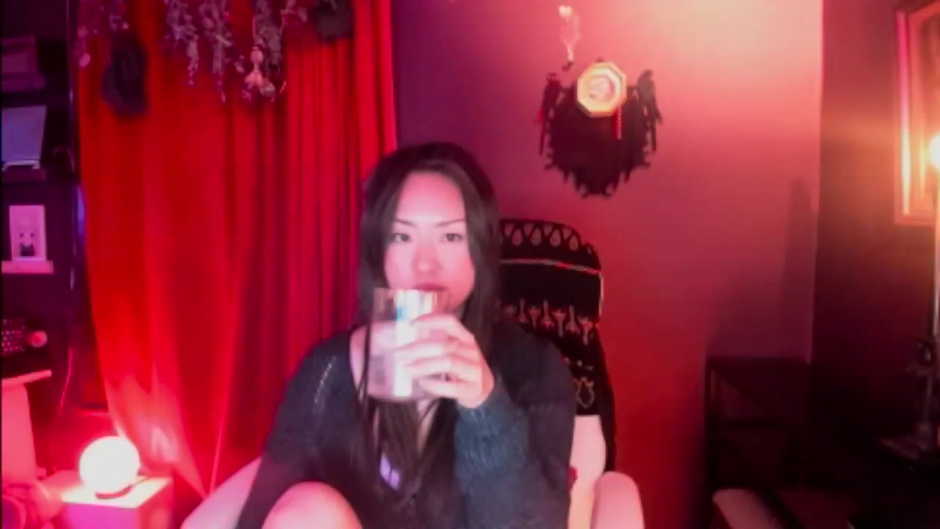 Gallery image thumbnail from Linnea_'s myfreecams stream on, 03/31/2023, 05:17 image 10 of 20