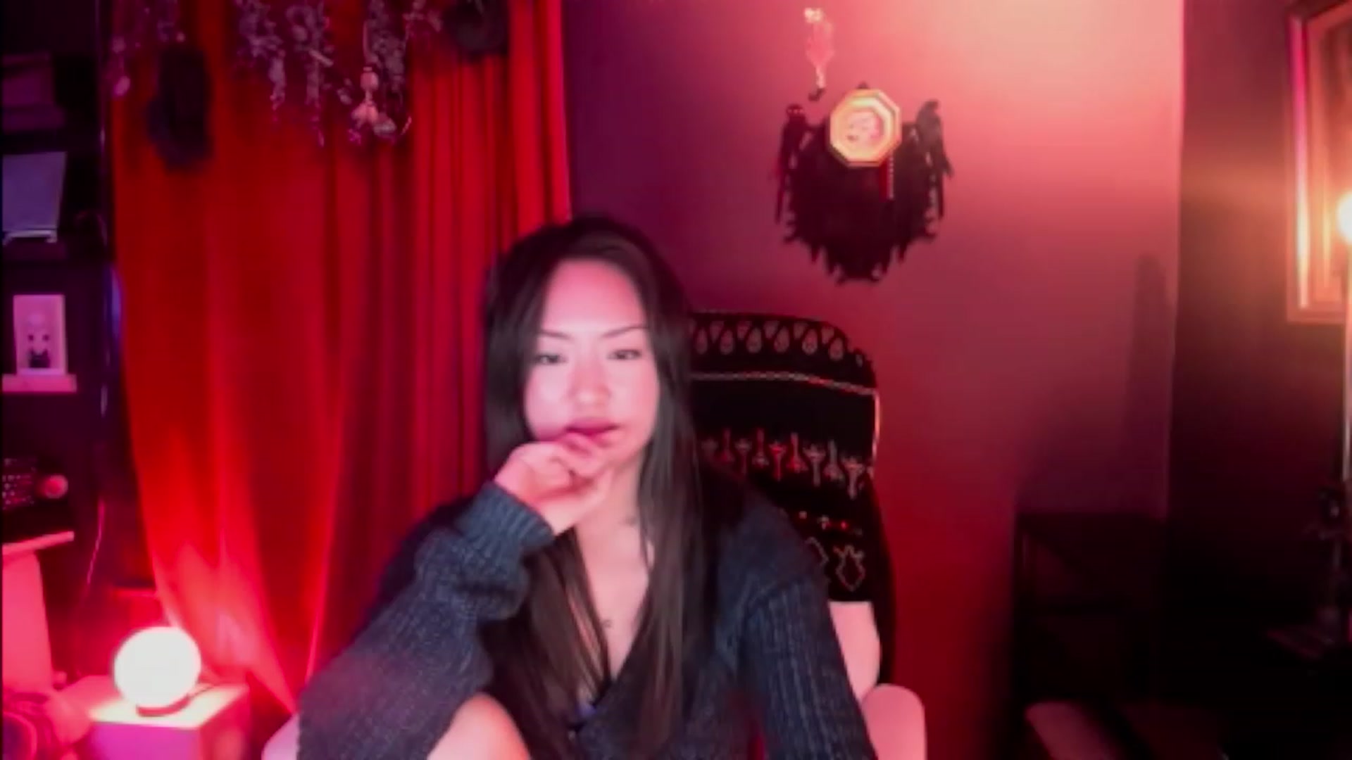 Gallery image thumbnail from Linnea_'s myfreecams stream on, 03/31/2023, 05:17 image 14 of 20