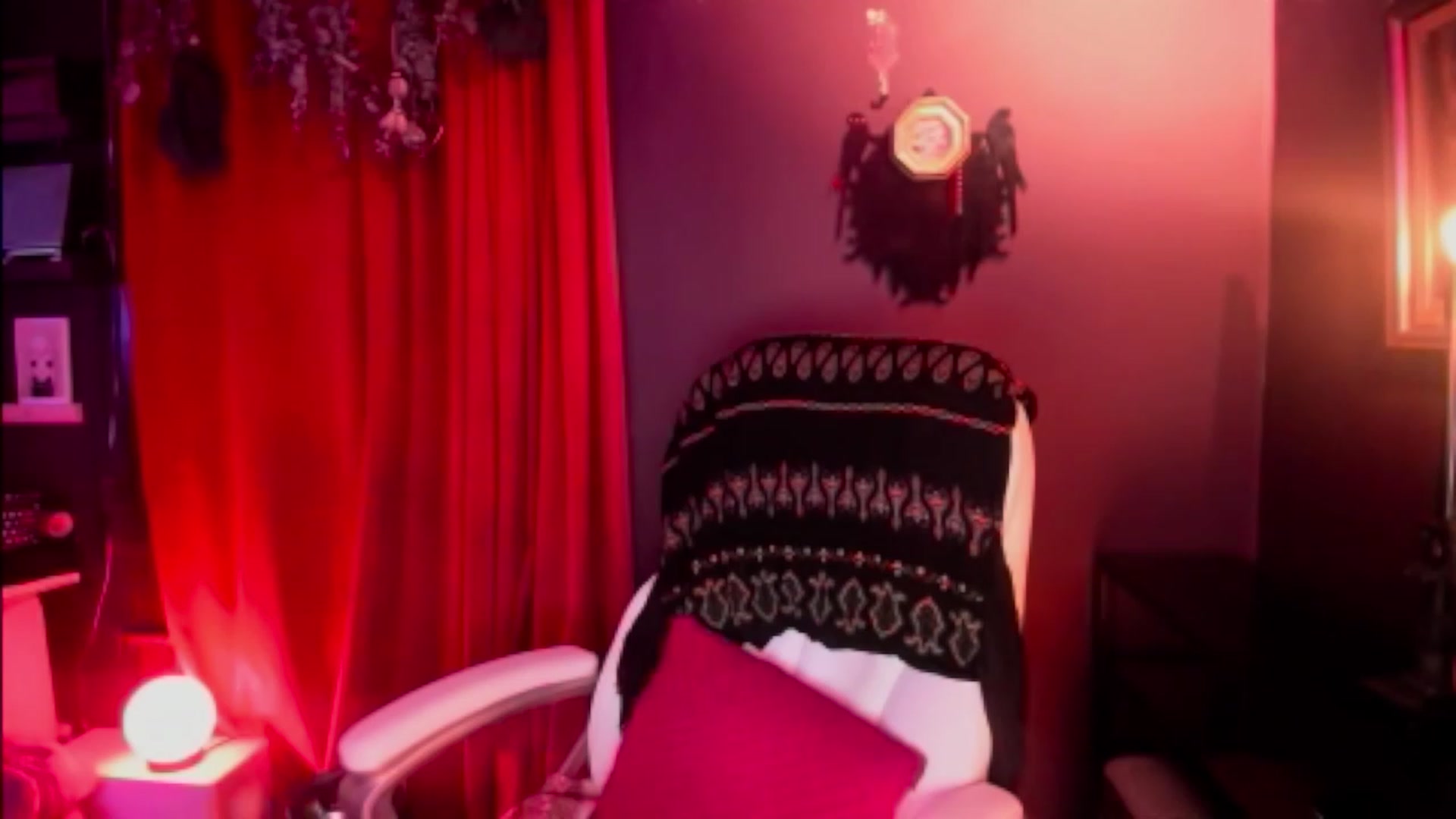 Gallery image thumbnail from Linnea_'s myfreecams stream on, 03/31/2023, 05:17 image 16 of 20