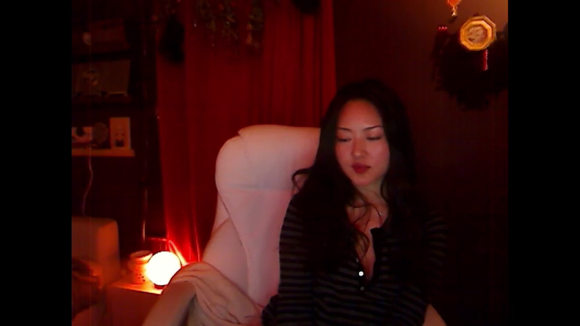 Gallery image thumbnail from Linnea_'s myfreecams stream on, 04/23/2023, 08:19 image 17 of 20