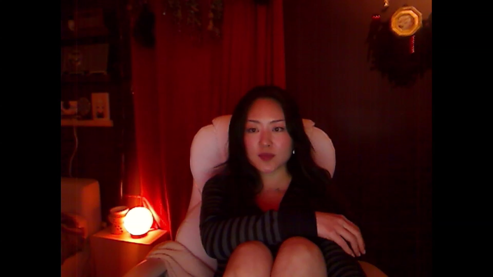 Gallery image thumbnail from Linnea_'s myfreecams stream on, 04/23/2023, 08:19 image 16 of 20