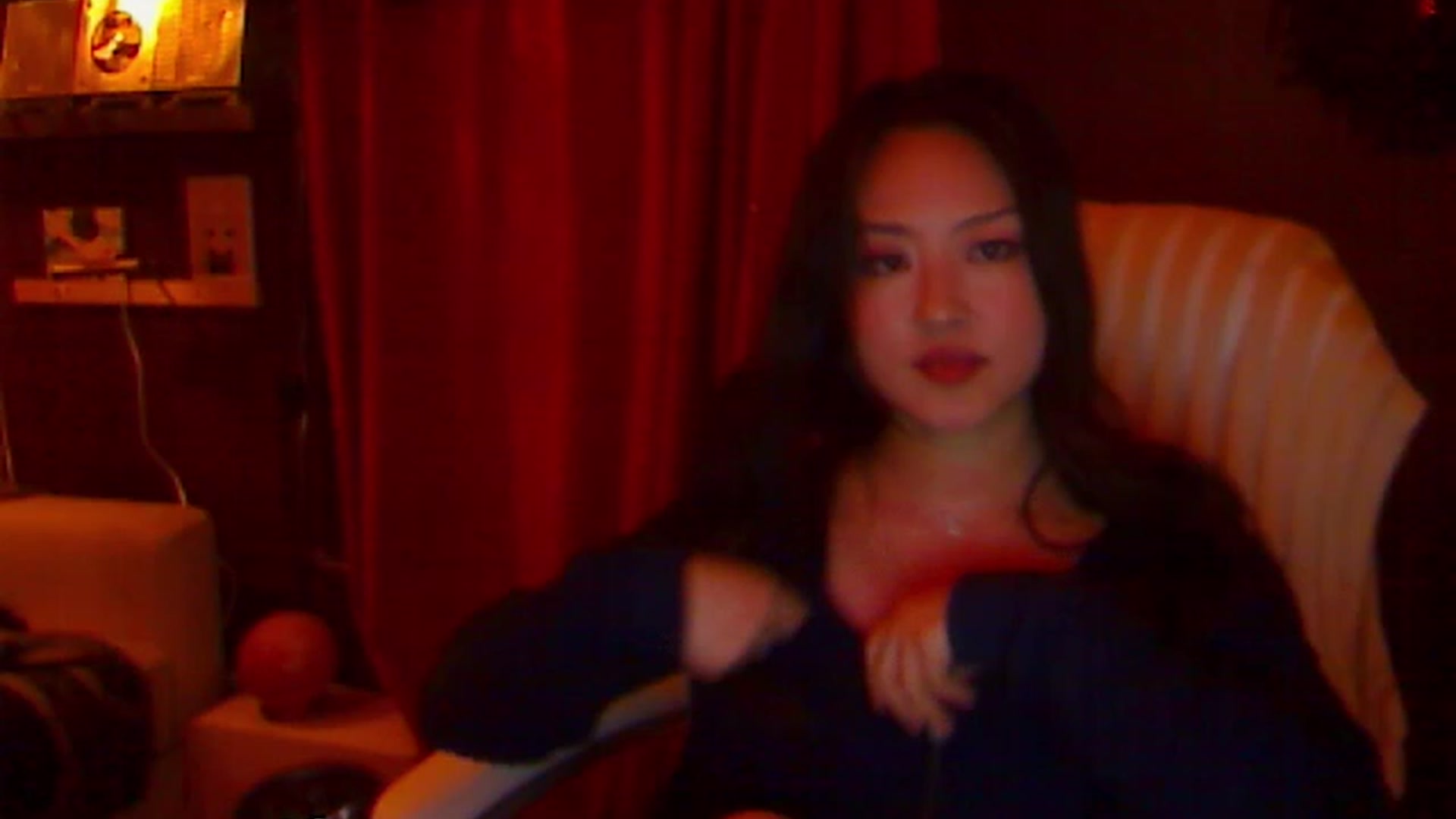 Gallery image thumbnail from Linnea_'s myfreecams stream on, 06/28/2023, 05:13 image 7 of 20