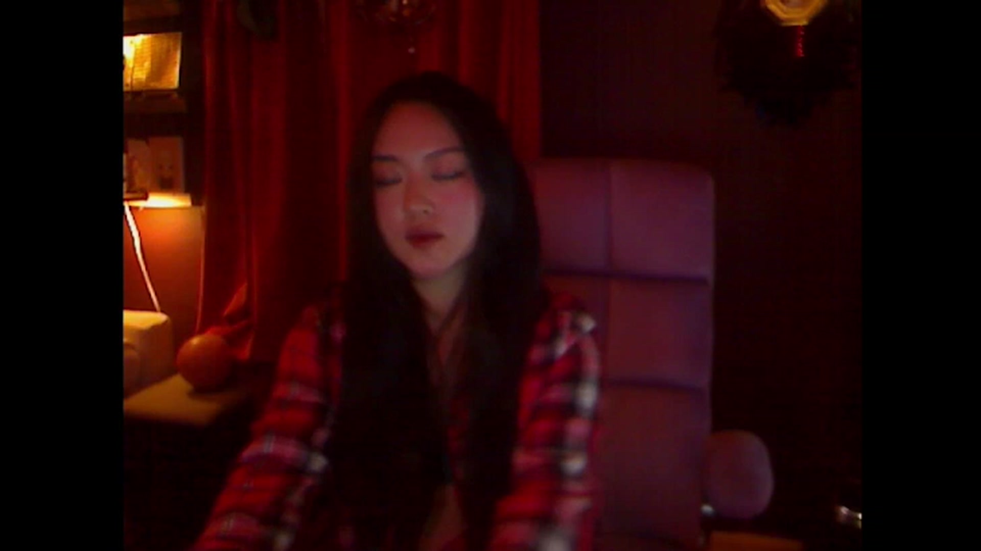 Gallery image thumbnail from Linnea_'s myfreecams stream on, 10/19/2023, 07:05 image 5 of 20