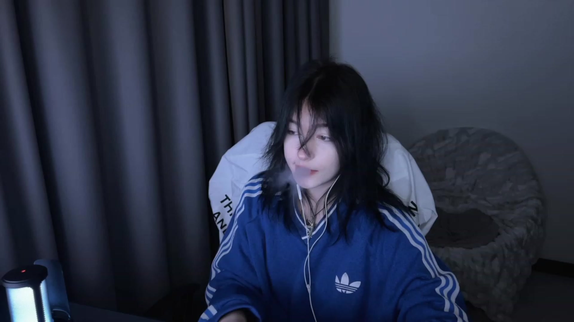Gallery image thumbnail from Linterdit_A's myfreecams stream on, 03/12/2024, 03:27 image 2 of 20