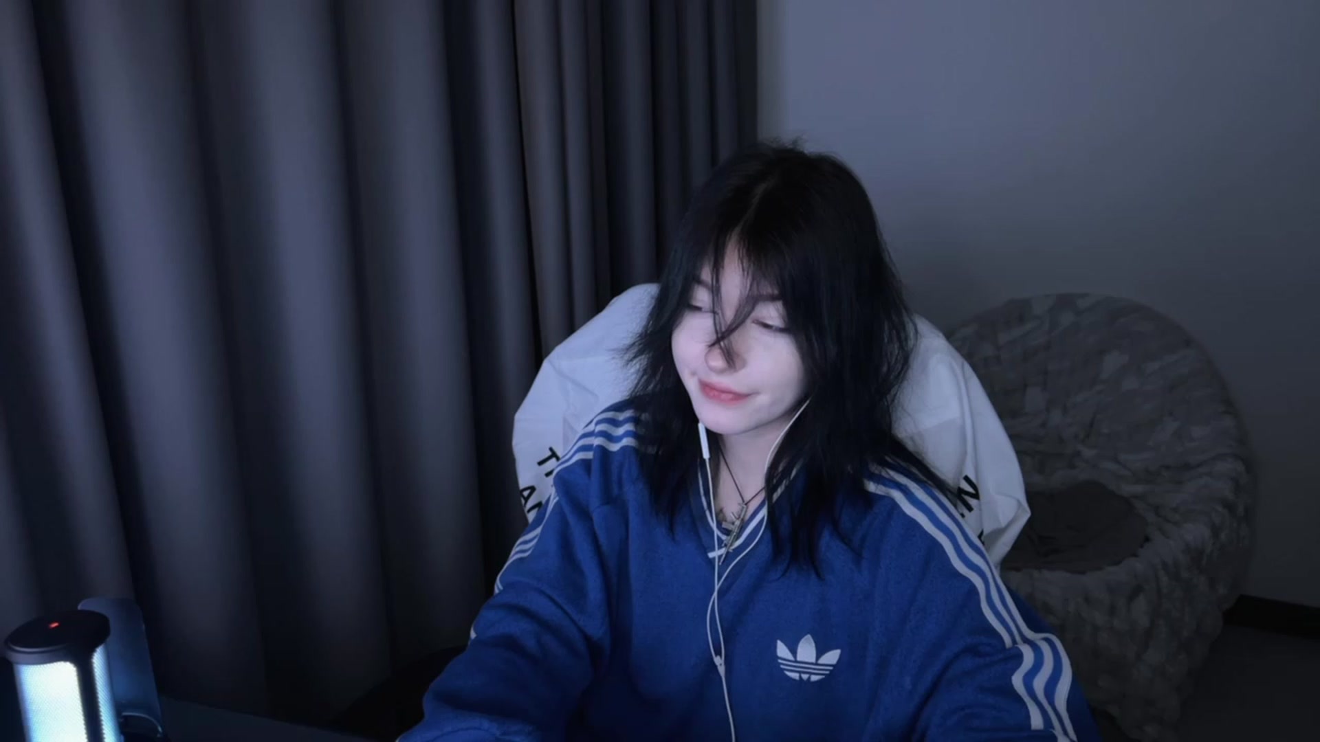 Gallery image thumbnail from Linterdit_A's myfreecams stream on, 03/12/2024, 03:27 image 5 of 20