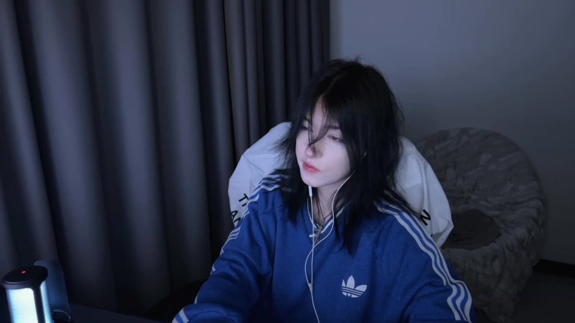 Gallery image thumbnail from Linterdit_A's myfreecams stream on, 03/12/2024, 03:27 image 7 of 20