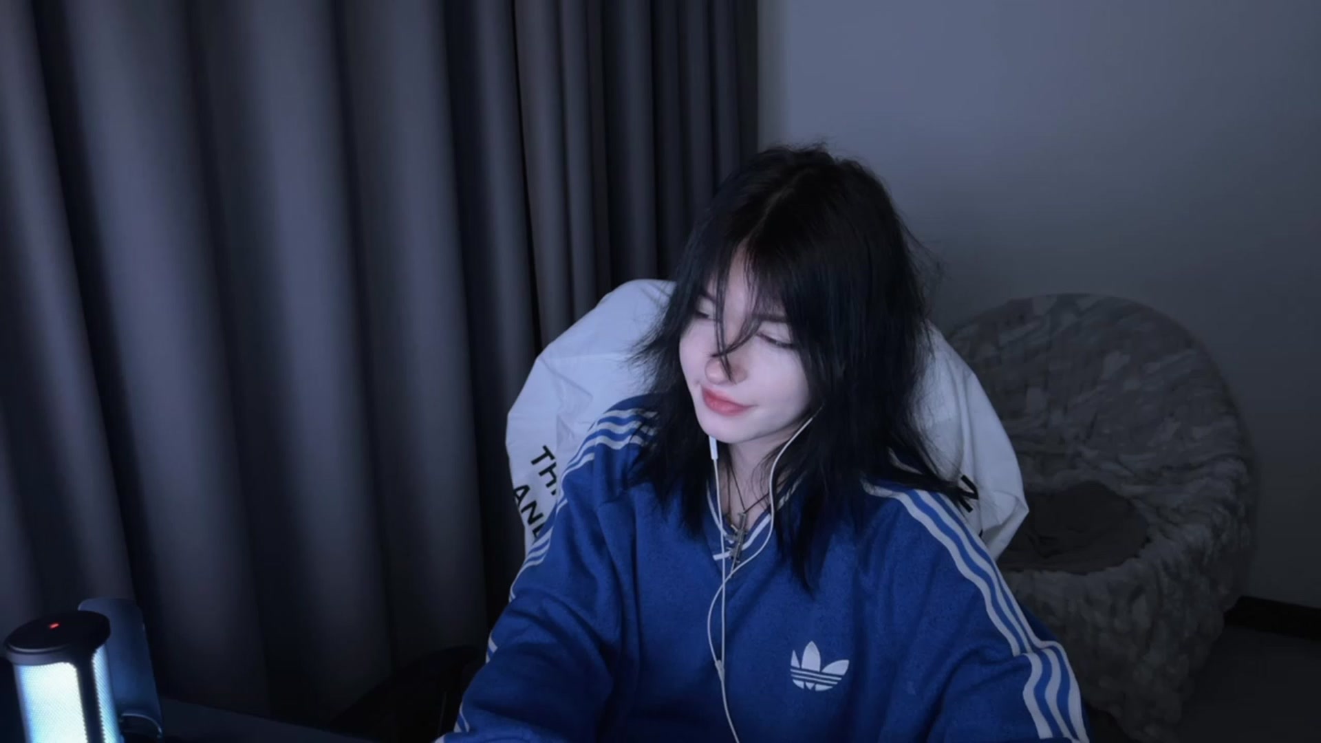 Gallery image thumbnail from Linterdit_A's myfreecams stream on, 03/12/2024, 03:27 image 10 of 20