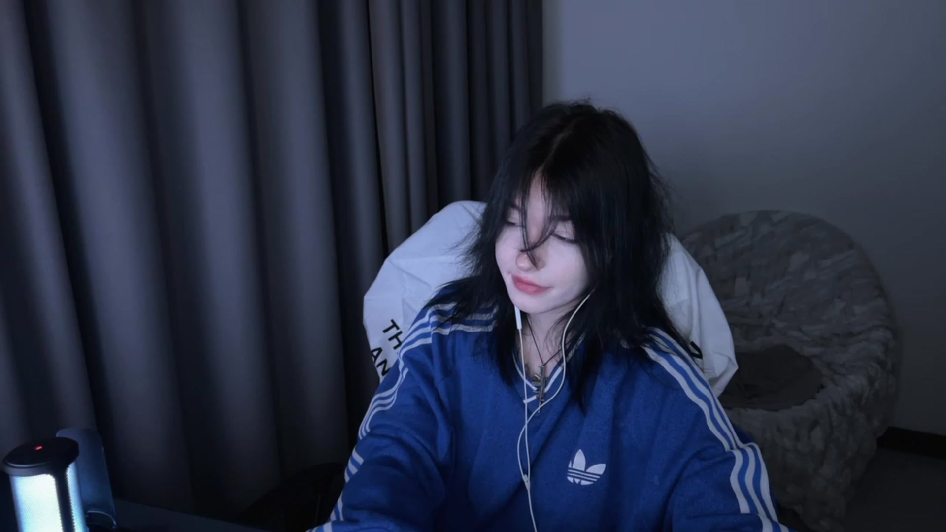 Gallery image thumbnail from Linterdit_A's myfreecams stream on, 03/12/2024, 03:27 image 11 of 20
