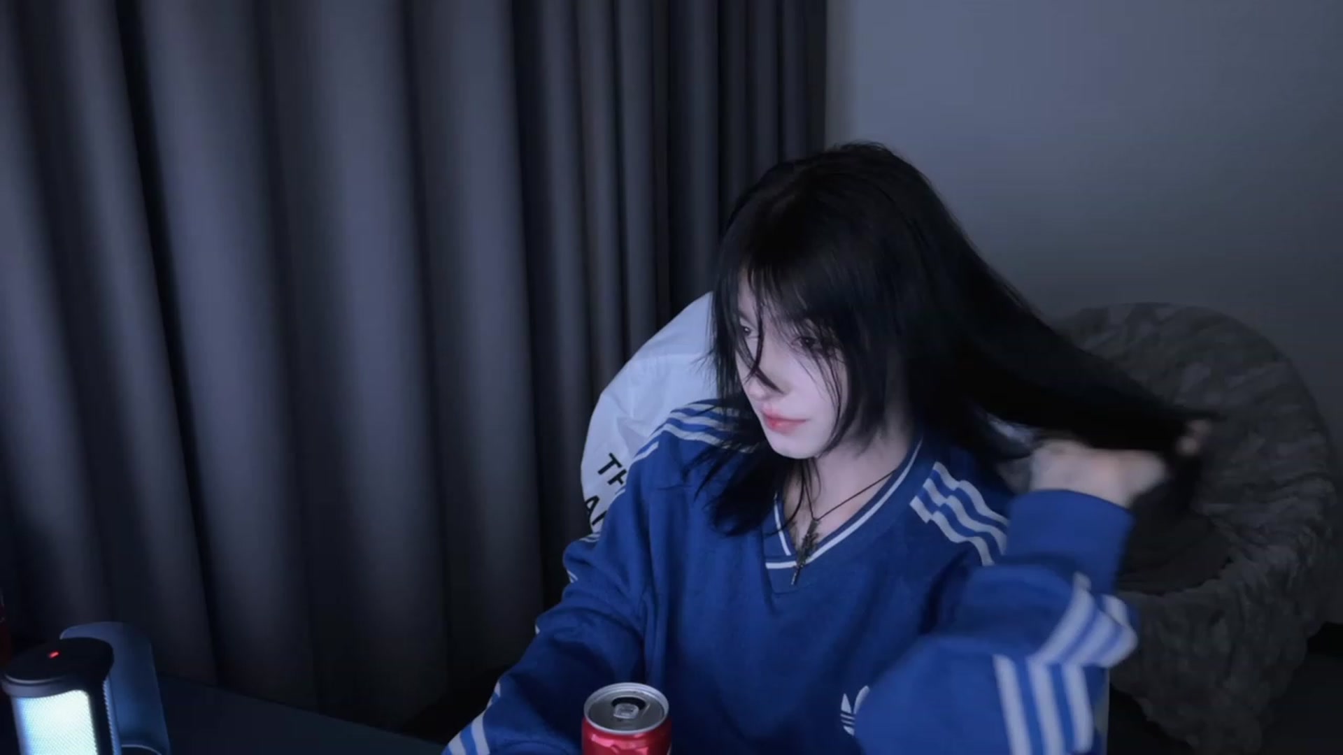 Gallery image thumbnail from Linterdit_A's myfreecams stream on, 03/13/2024, 03:08 image 6 of 20