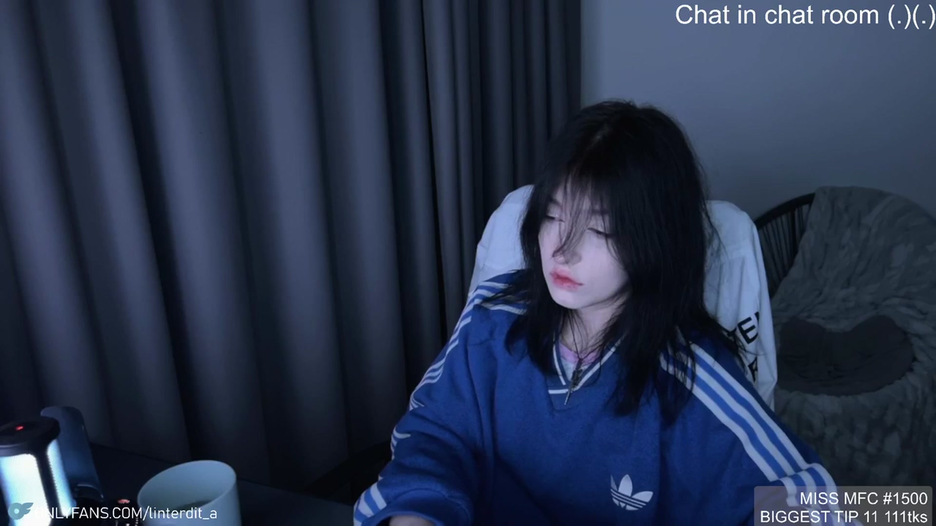 Gallery image thumbnail from Linterdit_A's myfreecams stream on, 03/19/2024, 01:08 image 7 of 20