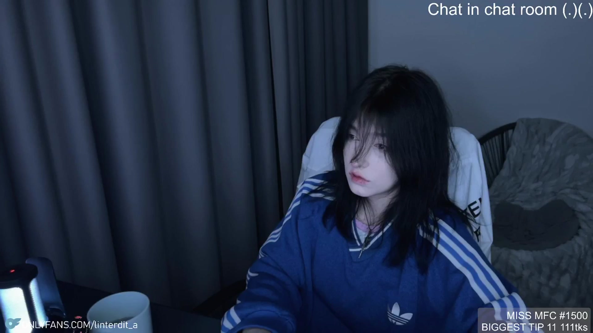 Gallery image thumbnail from Linterdit_A's myfreecams stream on, 03/19/2024, 01:08 image 8 of 20