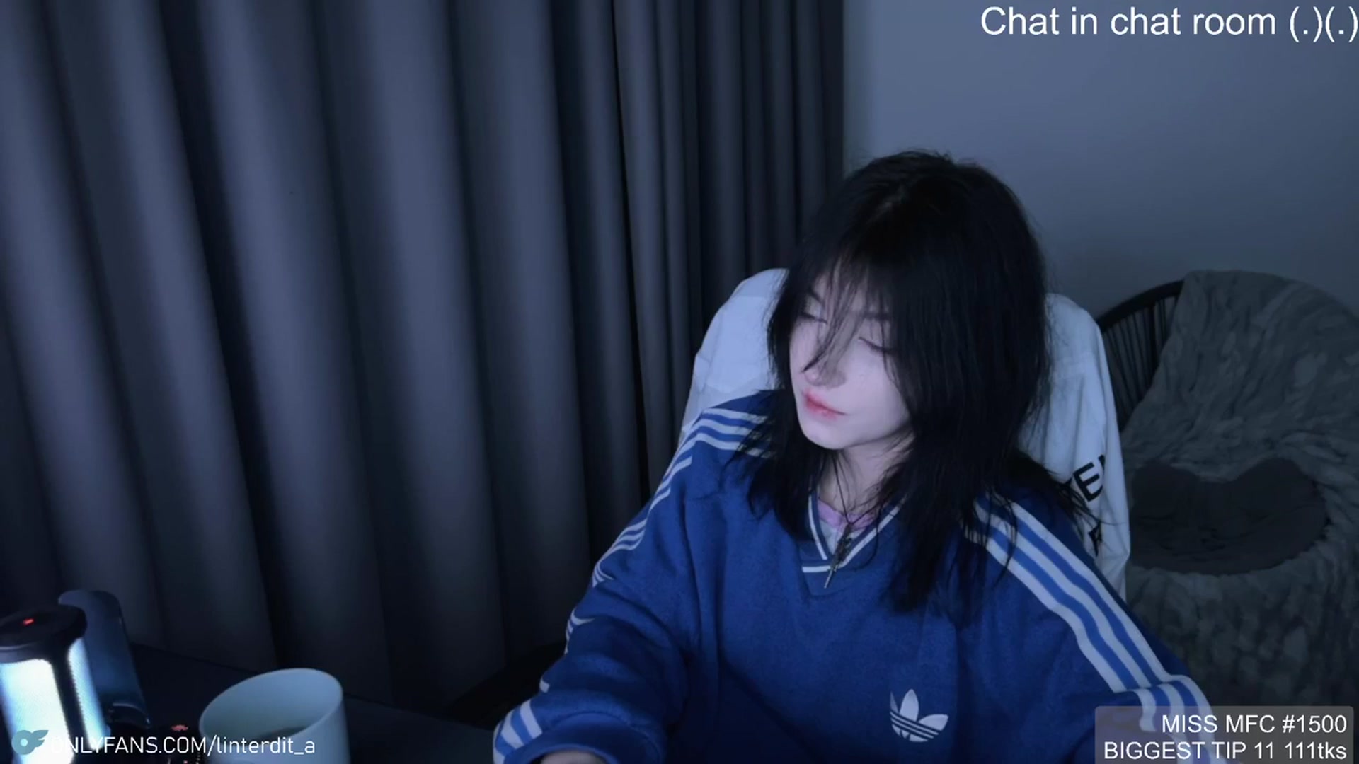 Gallery image thumbnail from Linterdit_A's myfreecams stream on, 03/19/2024, 01:08 image 10 of 20