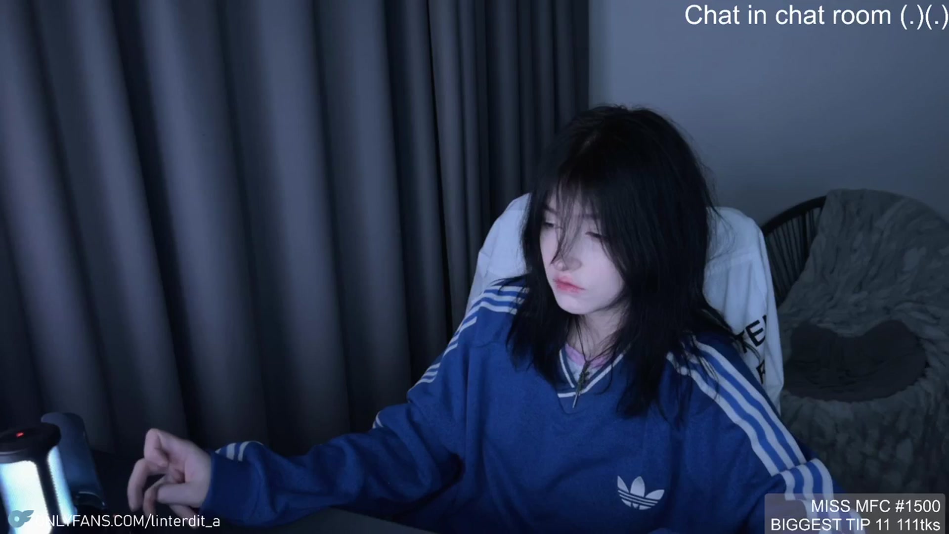 Gallery image thumbnail from Linterdit_A's myfreecams stream on, 03/19/2024, 01:08 image 1 of 20