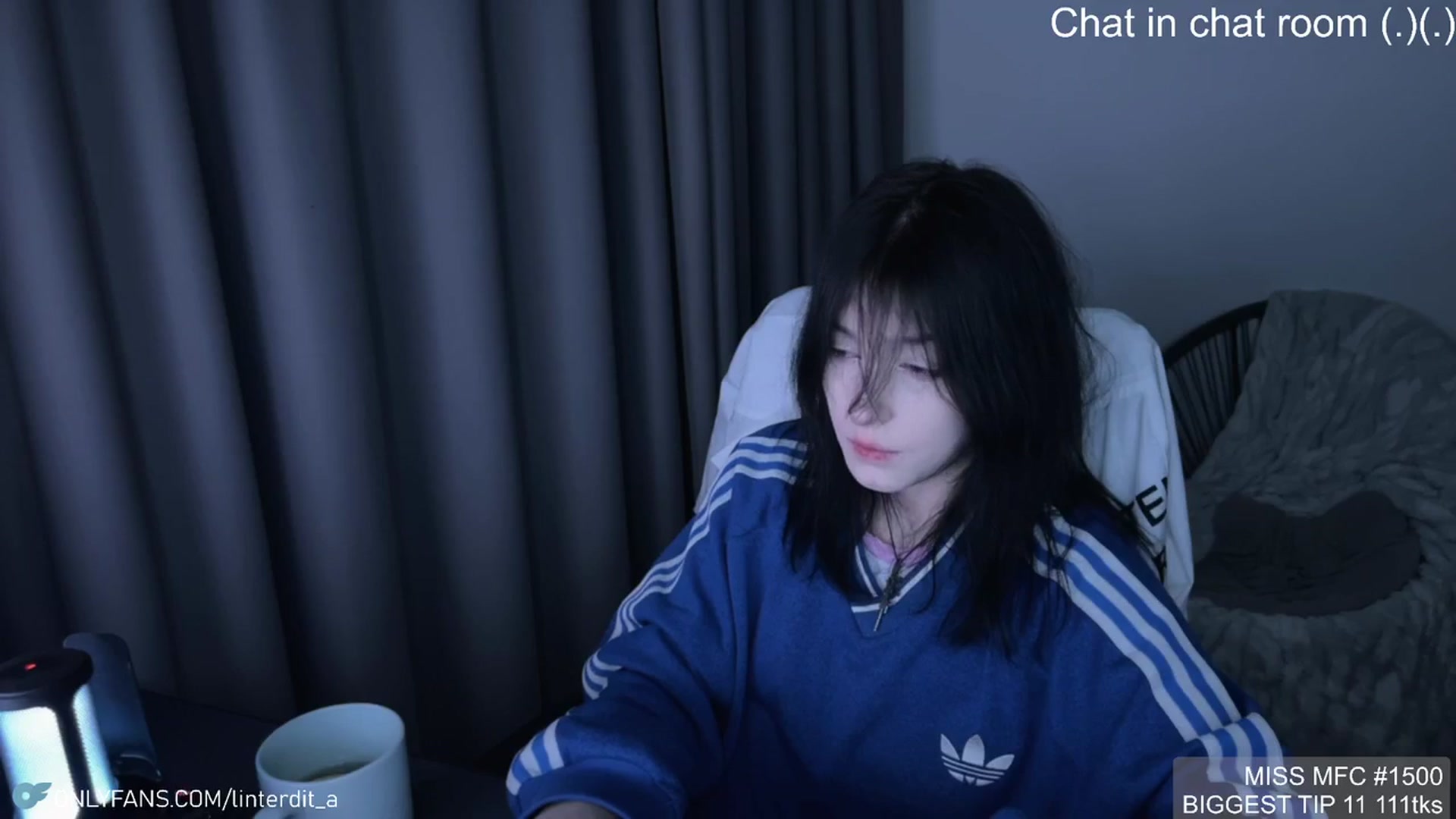 Gallery image thumbnail from Linterdit_A's myfreecams stream on, 03/19/2024, 01:08 image 3 of 20