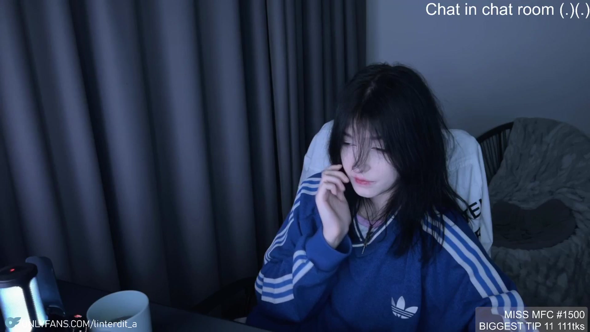 Gallery image thumbnail from Linterdit_A's myfreecams stream on, 03/19/2024, 01:08 image 6 of 20