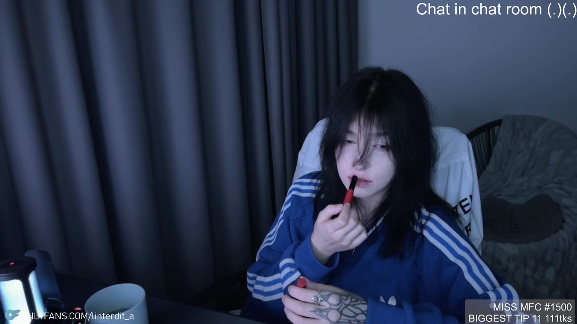 Gallery image thumbnail from Linterdit_A's myfreecams stream on, 03/19/2024, 01:08 image 5 of 20