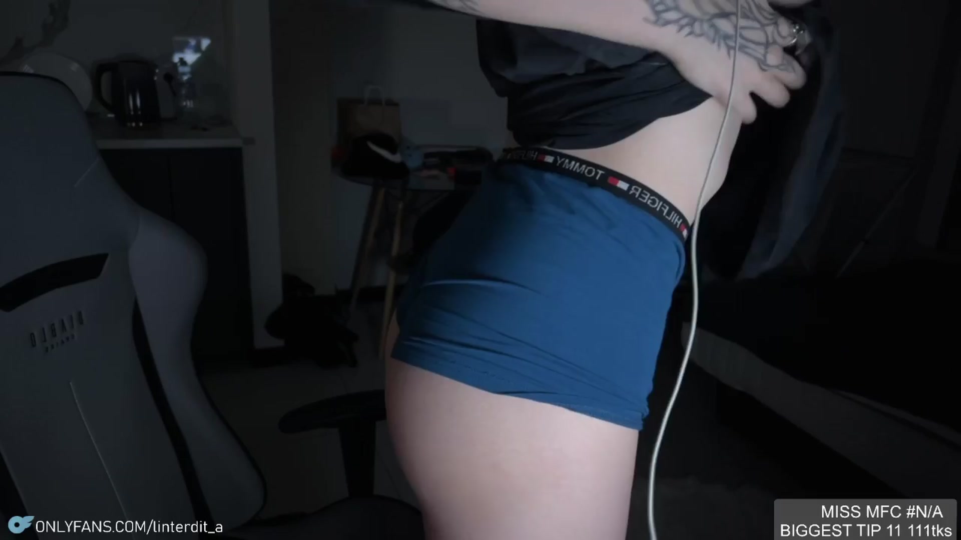 Gallery image thumbnail from Linterdit_A's myfreecams stream on, 04/09/2024, 23:26 image 19 of 20