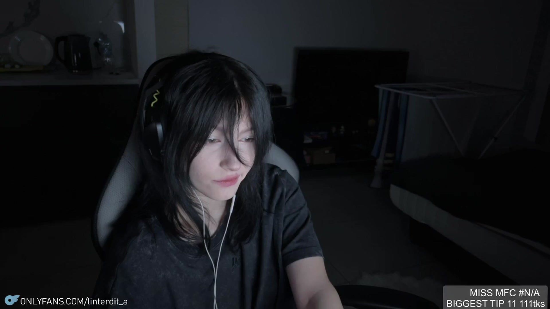 Gallery image thumbnail from Linterdit_A's myfreecams stream on, 04/09/2024, 23:26 image 20 of 20
