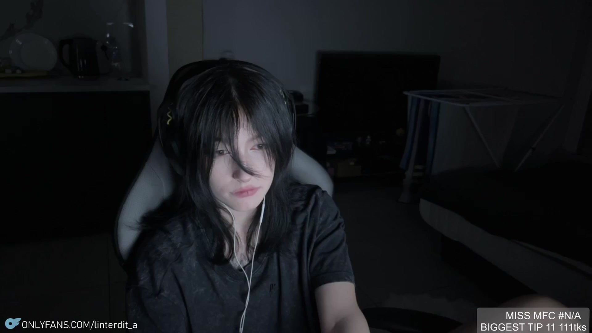 Gallery image thumbnail from Linterdit_A's myfreecams stream on, 04/09/2024, 23:26 image 5 of 20