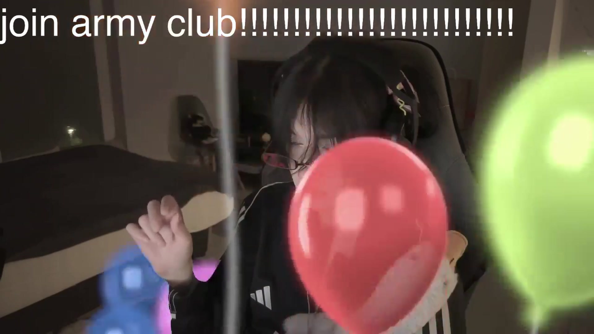 Gallery image thumbnail from Linterdit_A's myfreecams stream on, 04/12/2024, 01:05 image 16 of 20