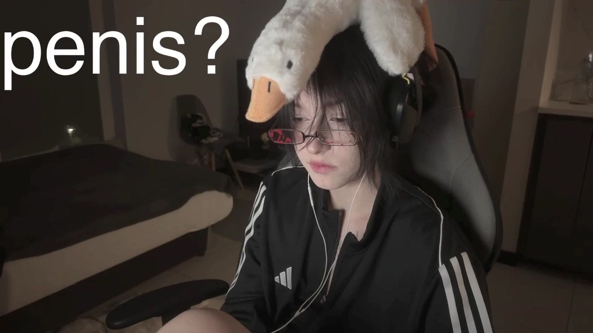 Gallery image thumbnail from Linterdit_A's myfreecams stream on, 04/12/2024, 01:05 image 5 of 20
