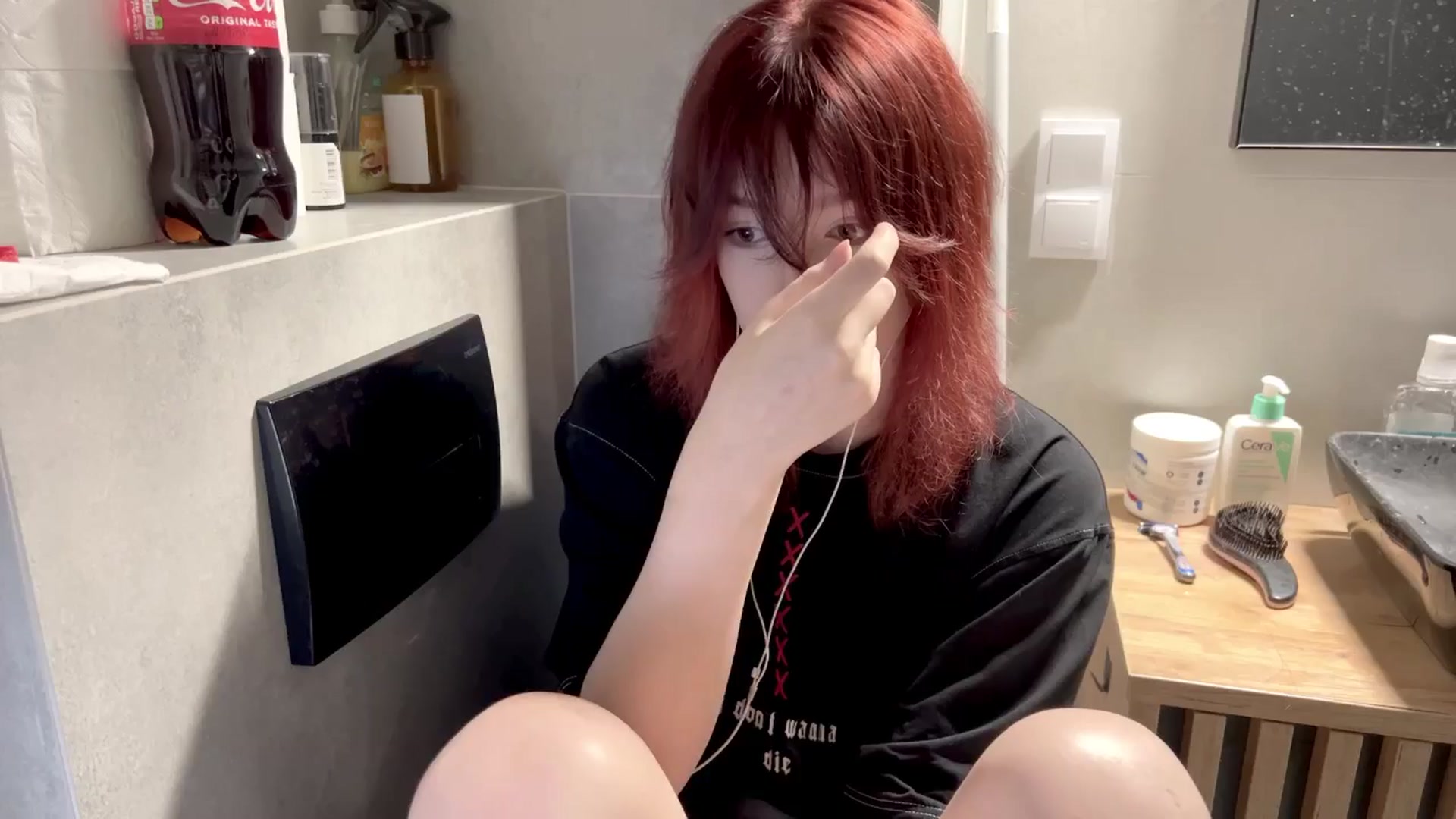 Gallery image thumbnail from Linterdit_A's myfreecams stream on, 05/19/2024, 22:57 image 9 of 20